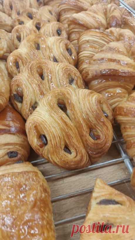 ecole_boulangerie_patisserie в Instagram: "Réalisations de viennoiseries garnies en pâte levée feuilletée par nos apprentis en BP 2ème année 😍 #food #foodie #foodstagram #instafood…"