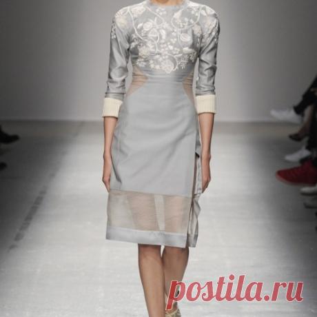 Хочешь быть красивой? Вышивка с подиумов: 50 прекрасных работ известных дизайнеров