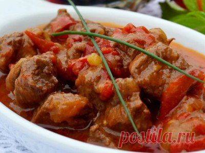Гуляш из баранины в мультиварке