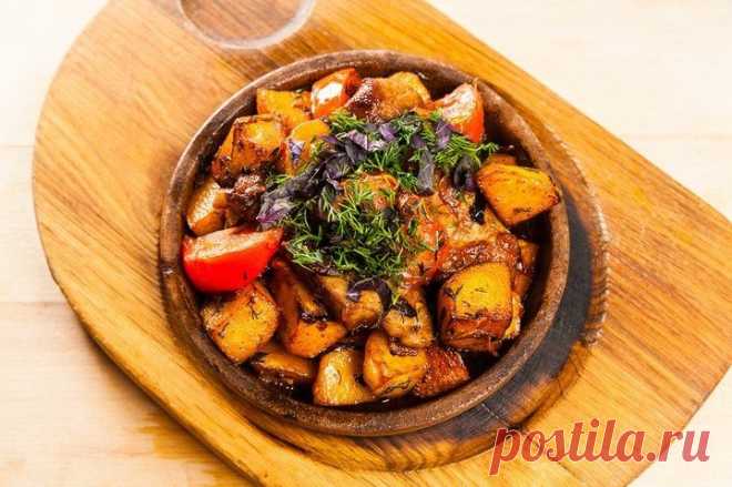 ​Оджахури Сохрани рецепт этой вкуснятины!Ингредиенты:Свинина (шея) — 220 гКартофель — 250 гМасло растительное — для фритюраЛук репчатый — 50 гЧеснок — 1-2 зубчикаМасло растительное (для обжарки) — 90 млПомидоры — 90 гЗелень (укроп и базилик) — по...