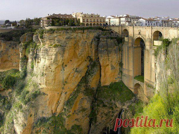 Город Ронда, Испания.