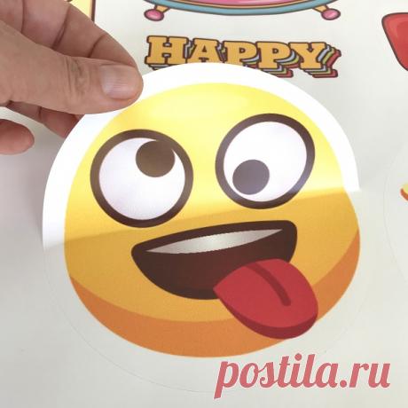 Заказать Печать круглых наклеек в типографии Принт 24 Москва