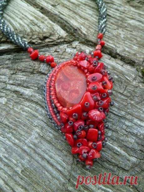 Fler CORRAL | Beadwork: pendants