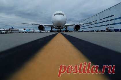 Завод Boeing в США заблокировали из-за ситуации в Газе. Активисты молодежного антивоенного движения Dissenters заблокировали завод Boeing в Сент-Луисе (США, штат Миссури) в требованием прекратить войну в Газе. Активисты блокировали все подходы к предприятию и обратились к президенту США Джо Байдену и Конгрессу с требованием прекратить вооружать Израиль.