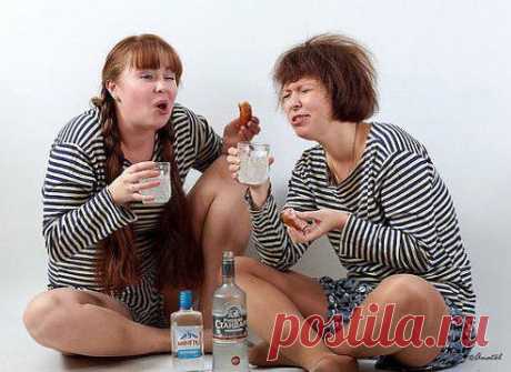 Вот что значит Настоящая Подруга.... вчера после пьянки дотащила меня домой на Пятый Этаж и ..... сдала Мужу в Руки !!!  Хотя Я---живу на Первом и.. Не Замужем...!!!