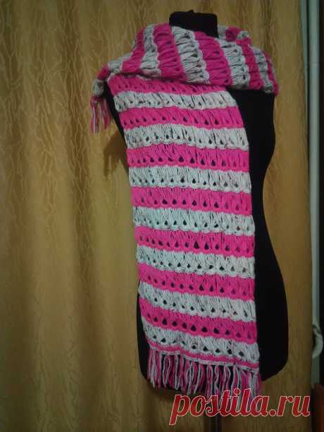 Шарф ,,Яркая зимушка,,. 650р. Мягкая полушерсть,не продувается,так как складывается. Перуанское вязание. Есть в наличии и свяжу под заказ с любым цветом.