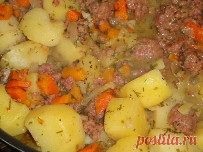 Как потушить картофель с мясом в подливе :: Кулинарные рецепты