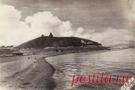 ОСТРОВ СЕВАН--
5..Остров Севан в 1974 год