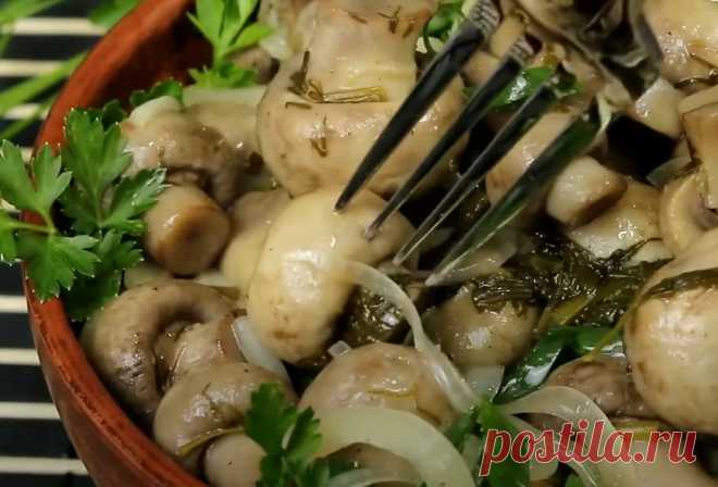 Сказочная закуска из шампиньонов. Вкусные маринованные грибы: рецепт на праздничный стол Шампиньоны не только вкусны, но и легко поддаются кулинарной обработке, что делает их отличной основой для множества различных закусок. Они великолепно сочетаются с различными начинками, приправами и добавками, что открывает безграничные возможности для кулинарного эксперимента. В Европе грибы приобрели популярность с конца 17 века и с тех пор заняли прочное место в гастрономии различных стран. […]