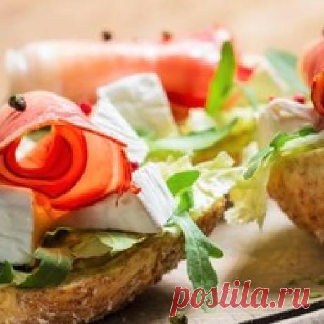 Закуски с беконом и колбасной продукцией к праздникам! - 28 рецептов | Подборка рецептов на koolinar.ru