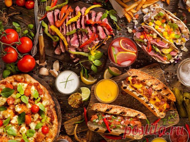 Продукты, которые не стоит есть вместе
Вспоминаем наш обыденный (и не очень) рацион питания, чтобы раз и навсегда разобраться: какие пищевые сочетания приносят вред, а не пользу. Порой определить, что определенное пищевое сочетание может быть вредным, легко. Но что делать, если мы хотим приготовить блюдо из продуктов, которые по отдельности вполне себе полезны для здоровья? Существуют ингредиенты, которые теряют свои качества […]
Читай дальше на сайте. Жми подробнее ➡