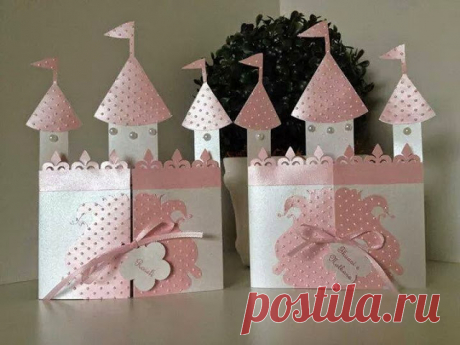 Tarjeta o Invitación con Forma de Castillo de Princesa. Con Plantilla. | Oh My Bodas!