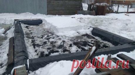 Чистим снег на новом объекте в поселке Еткуль. Завтра сюда поедет машина с материалами для доделки фундамента. Сруб уже рубят для этого объекта.
Наш сайт https://chel.beribanyu.ru/ и Ваша-баня.рф 
Наша группа в ВК: https://vk.com/beribanyu74 
Мы в однокласcниках: https://ok.ru/profile/588168110102 
Наш инстаграм: https://www.instagram.com/jivaya_russkaya_banya/