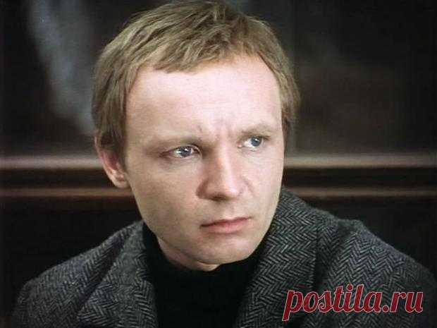 Звезда "Иронии судьбы" Андрей Мягков срочно госпитализирован из-за сильной боли в голове