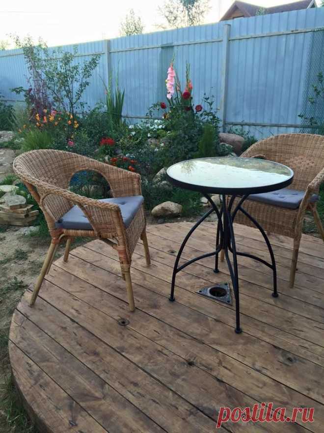 Из катушки для кабеля