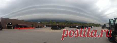 Приближение структурного Shelf Cloud к Nashville, штат Теннесси. 9 октября 2014. / Социальная погода