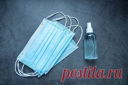 В России резко выросли продажи масок и санитайзеров. Розничные продажи экспресс-тестов на коронавирусную инфекцию, защитных масок и санитайзеров в России за последнюю неделю резко возросли. Так, продажи экспресс-тестов в «Аптечной сети 36,6» в период с 7 по 13 января выросли на 20 процентов по сравнению с предыдущей неделей. На Ozon продажи выросли на 40 процентов.