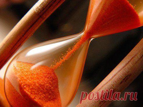 "Время - ручей ограняющий острые углы окаменевшей истории..."

© Андрей Жадан