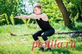 15 удивительных способов предотвратить простуду и грипп. Выдыхайте. Иногда чтобы не заразиться простудой, достаточно поработать над своим дыханием. Маленькая уловка пригодится в местах большого скопления людей.
«Когда я прохожу мимо другого человека, который закашлялся или чихнул, я осторожно и медленно выдыхаю, пока не отойду от него на 6-10 метров. Таким образом, я просто не вдыхаю зараженный воздух», — говорит Стаффорд Броуменд, доктор медицины, пластический хирург из Нью-Йорка.