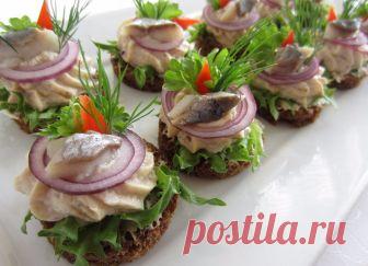 10 оригинальных идей канапе на Новый год! Предлагаем не ломать голову, а взять на заметку эти супер идеи к празднику!
 Канапе с лососем
ИНГРЕДИЕНТЫ:

слабосоленое...