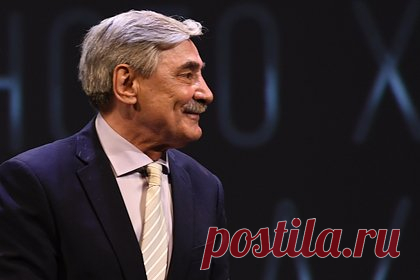 Жена Панкратова-Черного рассказала о состоянии артиста. Жена актера Александра Панкратова-Черного Юлия Монахова рассказала о состоянии артиста. Монахова сообщила, актер чувствует себя неплохо. Она также опровергла информацию о том, что у актера якобы произошел сердечный приступ. «Александр Васильевич повредил ребра Сердечного приступа не было», — сказала она.