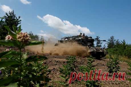 В ДНР опровергли взятие Клещеевки ВСУ. Советник главы Донецкой народной республики Дениса Пушилина Ян Гагин опроверг информацию о взятии Клещеевки Вооруженными силами Украины. Он сообщил, что село контролирует Российская армия, а дезинформацию распространяет ЦИПсО (Центр информационно-психологических операций на Украине — прим. «Ленты.ру»).