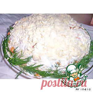 Закусочный рыбный торт-салат с крекерами