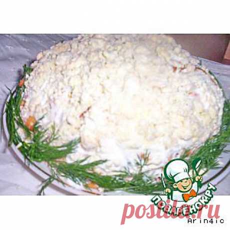 Закусочный рыбный торт-салат с крекерами