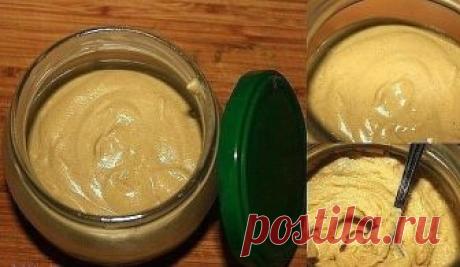 Домашняя горчица

Ингредиенты:
- 50 гр горчичного порошка
- 1 чайная ложка уксуса
- 1 столовая ложка растительного масла
- 1 чайная ложка меда (поддерживает крепость горчицы)
- 150 гр молока (не дает горчице стареть. Не скиснет, так как горчица убивает кисло-молочную микрофлору)
- щепотка соли

Все продукты хорошо вымешиваем и оставляем в герметичной посуде (банке, например) в тёмном, прохладном месте на ночь.

Потом храните горчицу в холодильнике.

Если добавить больше мо...