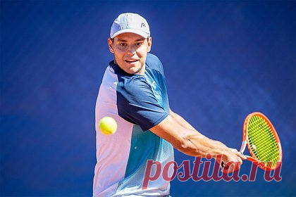 Российский теннисист пропустит Уимблдон из-за проблем с визой. Российский теннисист Павел Котов пропустит Уимблдон-2023. Согласно официальному протоколу, Котов снялся с квалификационных соревнований из-за проблем с визой. Его место в турнирной сетке займет аргентинец Хуан Пабло Фикович. 24-летний Котов занимает 116-е место в рейтинге ATP.