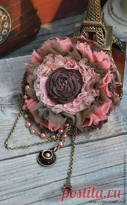 Броши из ткани, кружев, лент, бусин...