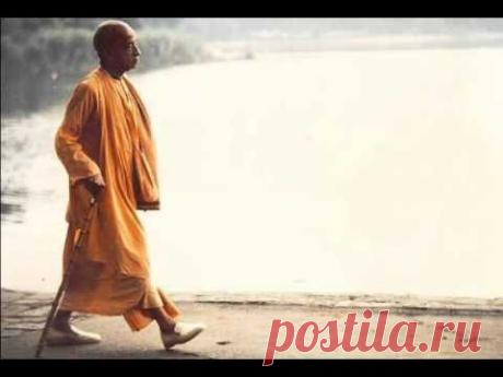 Prabhupada chanting Hare Krsna