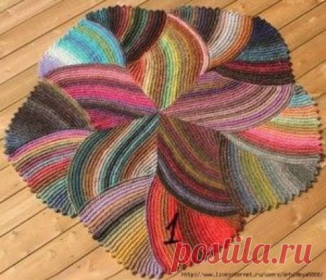 КОВРИК ДИВНОЙ КРАСОТЫ ИЗ ОСТАТКОВ ПРЯЖИ