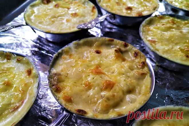 Жульены, 2 рецепта: с грибами и морепродуктами | Поделки, рукоделки, рецепты | Яндекс Дзен