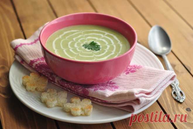 Бюджетно, но по вкусу как в ресторане: Крем-суп из кабачков А главное, что все натуральное!