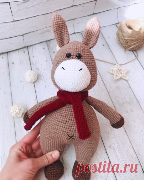 PDF Ослик Эл крючком. FREE crochet pattern; Аmigurumi animal patterns. Амигуруми схемы и описания на русском. Вязаные игрушки и поделки своими руками #amimore - ослик, осёл, животное.