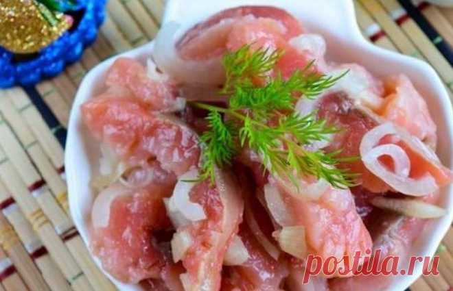 Как вкусно посолить горбушу в домашних условиях для праздничного стола. Лучшие рецепты засолки горбуши дома. Быстро и просто.