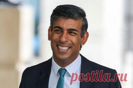 Оценены шансы Риши Сунака стать премьер-министром Британии. У бывшего министра финансов Великобритании Риши Сунака есть все шансы занять пост премьер-министра страны. Так вероятность его победы в гонке за кресло главы кабинета министров в беседе с «Лентой.ру» оценила руководитель центра британских исследований Института Европы РАН Елена Ананьева.