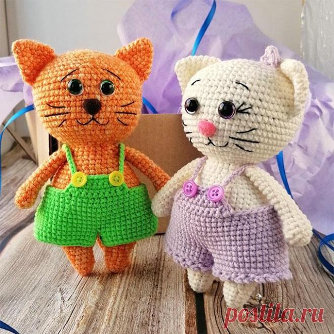 Бесплатный мастер-класс по вязанию Котик Оливер и кошечка Дейзи крючком. Автор описания - Вера Кравченко. 🧶Схемы вязания игрушек IRINELY.ART🧵