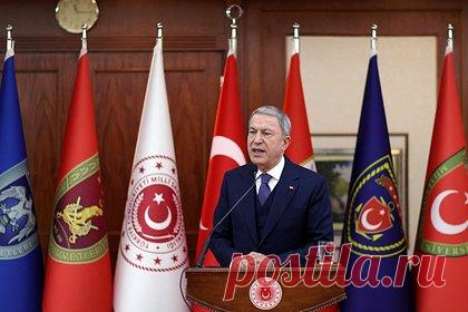 В Турции отреагировали на беспорядки в Париже. Министр обороны Турции Хулуси Акар в беседе с агентством Anadolu прокомментировал беспорядки, произошедшие в Париже. Он отметил, что «вскормленная французами змея начала жалить их». «Теперь все должны увидеть истинное лицо этой террористической организации», — подчеркнул глава Минобороны страны.