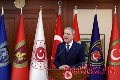 В Турции отреагировали на беспорядки в Париже. Министр обороны Турции Хулуси Акар в беседе с агентством Anadolu прокомментировал беспорядки, произошедшие в Париже. Он отметил, что «вскормленная французами змея начала жалить их». «Теперь все должны увидеть истинное лицо этой террористической организации», — подчеркнул глава Минобороны страны.