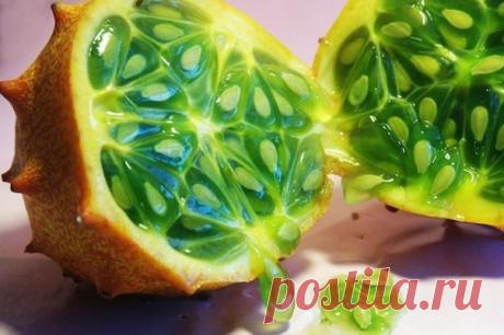 😉 Пробовали вы? Дыня Кивано на вкус похоже на сладкий огурец с небольшим кисловатым послевкусием. 🍋