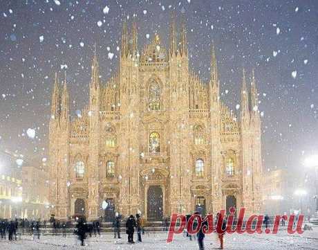 Зимняя сказка, собор Duomo в Милане, Италия.
