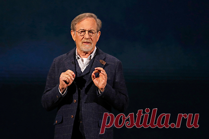 Спилберг продал яхту за десять миллиардов рублей. Известный американский режиссер Стивен Спилберг продал свою суперъяхту Seven Seas («Семь морей») за 150 миллионов долларов (10,7 миллиарда рублей). Новым хозяином 86-метровой яхты стал миллиардеру Барри Зекельману, владелец канадской сталелитейной компании Zekelman Industries.