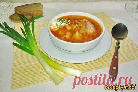 Борщ со свеклой и капустой – рецепт классический

✅Ингредиенты
мясо говядины – 500 г. (горка);
свекла красная – 1 шт;
морковь – 1 шт. (средняя);
картофель – 3 шт. (средних);
капуста белокочанная – 350-400 г;
лук репчатый – 2 шт;
паста томатная – 70 г;
перец чёрный – ½ ч. л. или по вкусу ;
перец душистый – 5-6 шт;
соль – по вкусу;
чеснок сушённый – ½ ч. л;
лавровый лист – 2 шт;
вода – 2,5-3 л.
