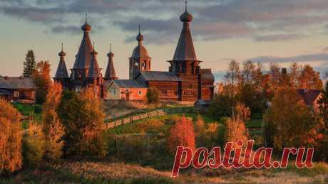 Скачать обои осень, небо, трава, облака, деревья, природа, дома, церковь, раздел пейзажи в разрешении 1920x1080