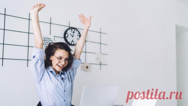 Россиянам рассказали, кому положен сокращенный рабочий день. Сокращенный рабочий день положен для сотрудников ряда категорий, среди которых несовершеннолетние и работники с вредными условиями труда. Об этом RT рассказал адвокат Михаил Салкин. "Под сокращенным рабочим днем подразумевается, что ...