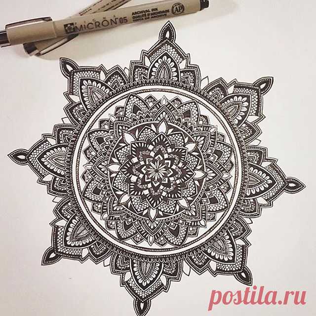 Wonderful mandala by @gguarnero 💜💜💜
.
.
.

#mandala #mandalaart #zenmandala #zentangle #mandaladesign #mandalatattoo #zen #art #zentangleart #nice #picture #cute #girl #draw #drawing #mandalas_nmb #blackandwhite #follow #zenart #night #danihoyos #saturday #mandalapassion #love #doodle #doodling #doodleart #doodlelove #henna