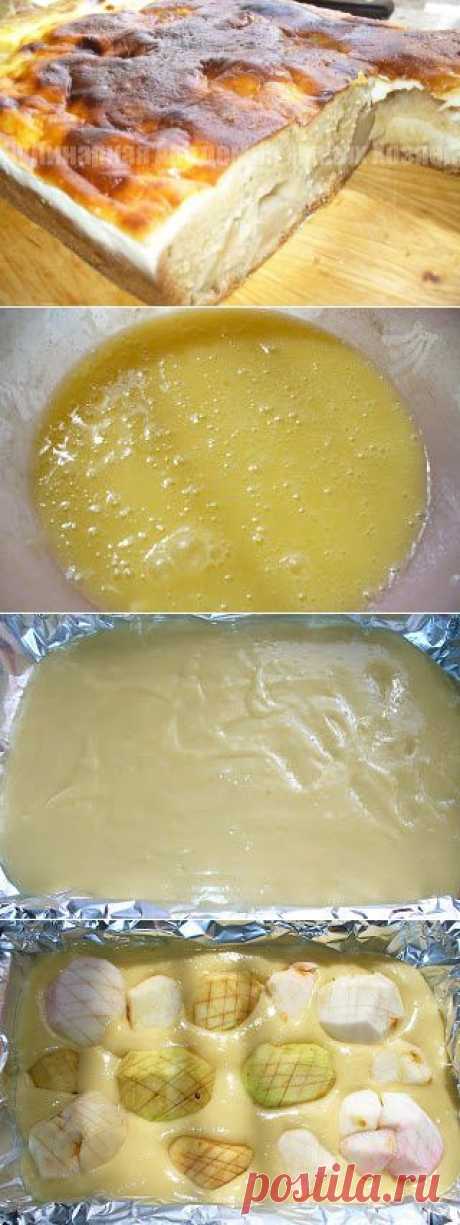 Яблочный пирог на сметане - нежный, пушистый и высокий | Четыре вкуса
Яйца – 3 шт., 
масло или маргарин – 125 г, 
сметана – 3 ст. л., 
сахарный песок – 125 г, 
соль – щепотка, 
мука – 200 г (полтора стакана 250 мл),
сода – ½ ч.л. (погасить уксусом), 

для начинки: 
яблоки – 5 шт., 
сметана- 200 мл, 
сахар – 3 ст. л., 
крахмал – 1 ст.л.