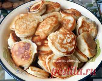 По этому рецепту готовлю только тазиками - очень вкусные оладьи! Они нежные и пышные - тают во рту!